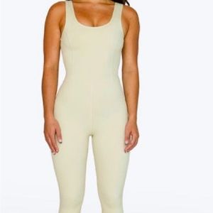 SET Active Sportbody SportySuit in Oatmilk. NWOT. Size Medium. Brand new!